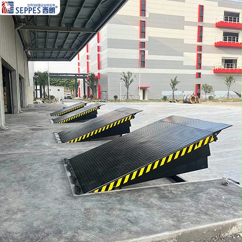 伸縮式裝卸貨平臺